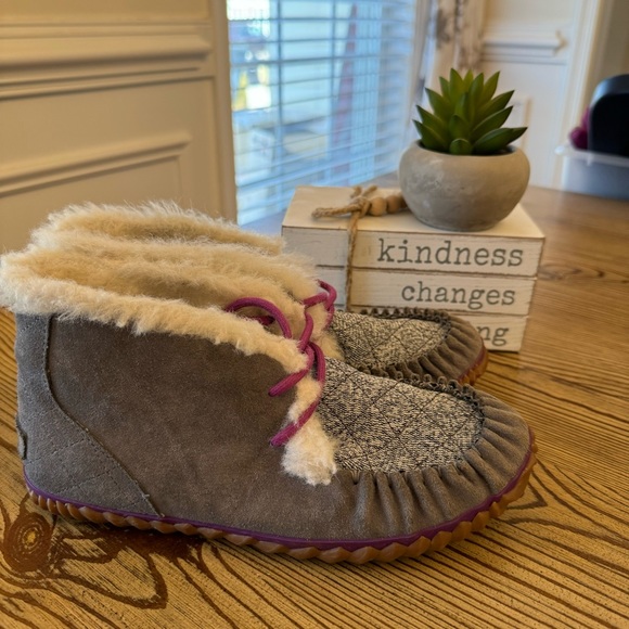 Sorel Shoes - Sorel Out N About Fur Lined Suede Moccasins Booties Gray Winter Size 7.5
